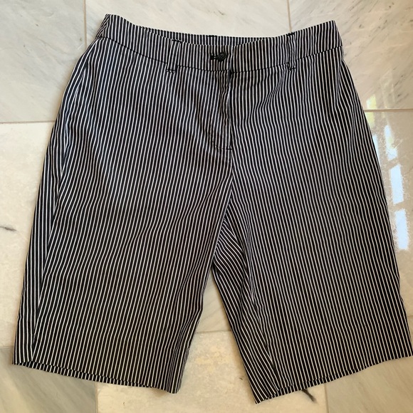 Anne Klein Pants - Anne Klein Sport Womens Size 4 Petite White Stripe Cotton Stretch Bermuda Shorts
